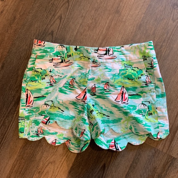 Crown & Ivy scalloped sailboat shorts with stretch. Worn 2x‎ - Picture 3 of 6